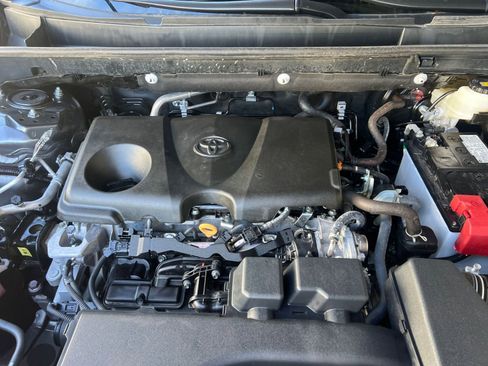 Used 2025 Toyota RAV4 XLE w/ Convenience Package image 33