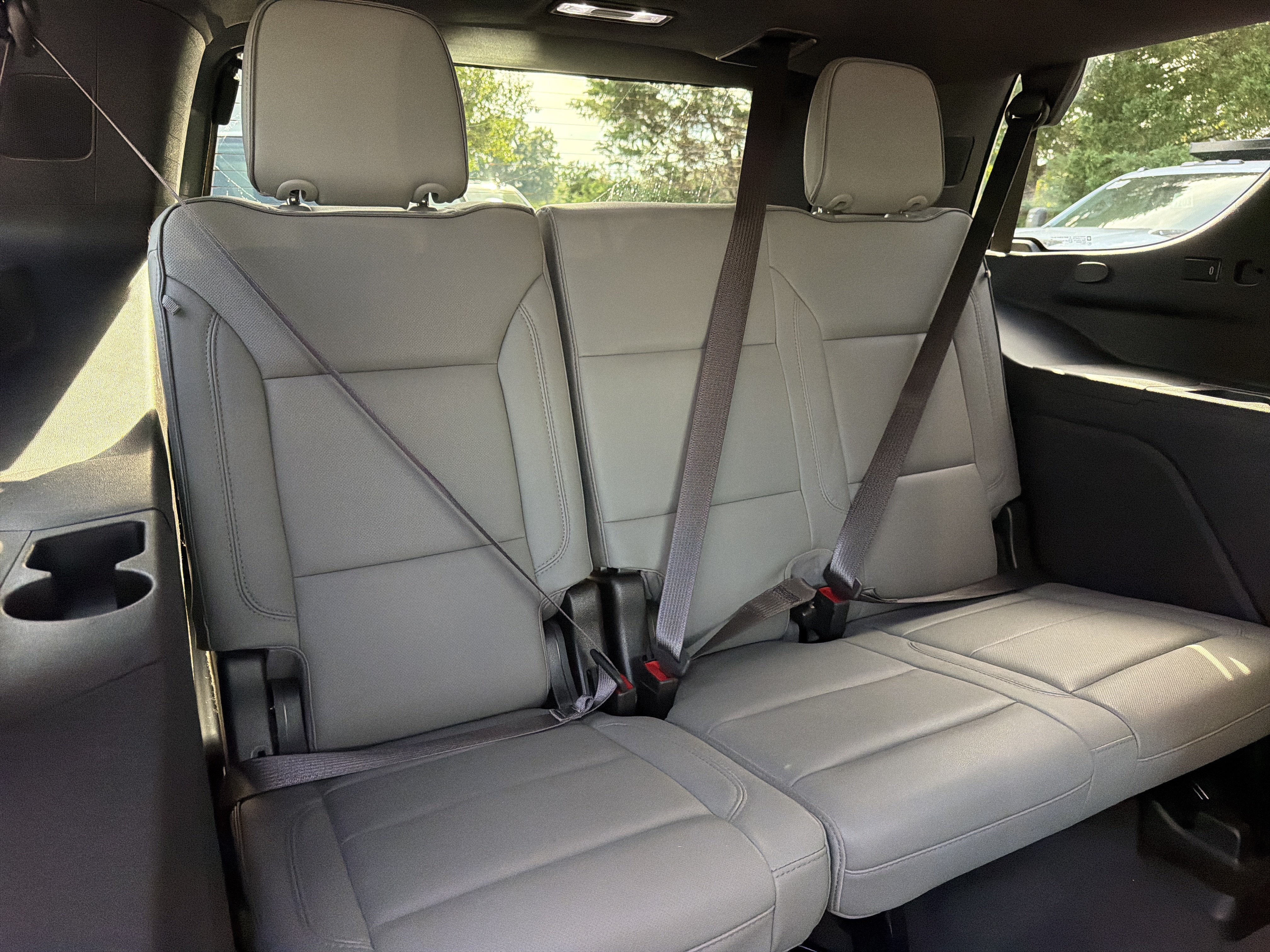 Used 2023 GMC Yukon SLT AWD/4WD image 32