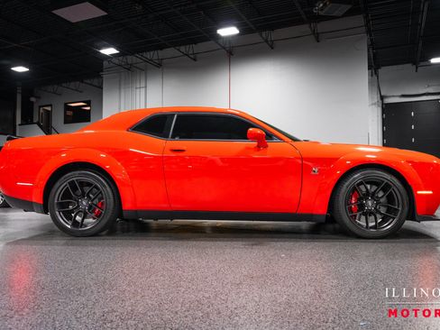 Used 2022 Dodge Challenger R/T Scat Pack RWD image 6