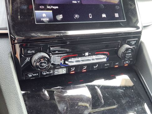 New 2025 Jeep Grand Cherokee L Laredo w/ Trailer Tow Package image 18