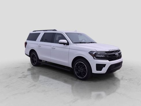 Used 2024 Ford Expedition Max Limited AWD/4WD image 2