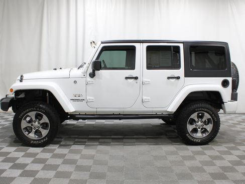 Used 2016 Jeep Wrangler Unlimited Sahara w/ Max Tow Package AWD/4WD image 29