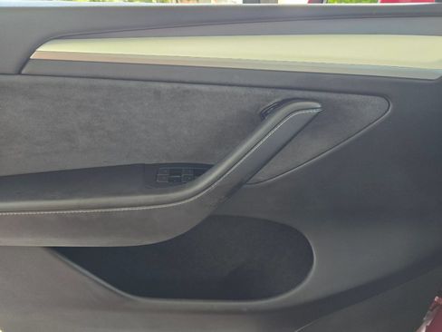 Used 2023 Tesla Model Y Long Range AWD/4WD image 18