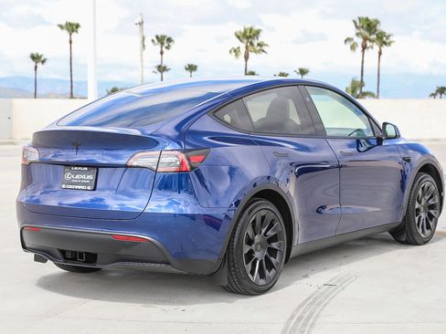 Used 2024 Tesla Model Y Long Range RWD image 7