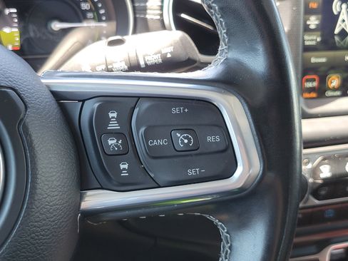 Used 2022 Jeep Wrangler Unlimited Sahara w/ Cold Weather Group AWD/4WD image 12