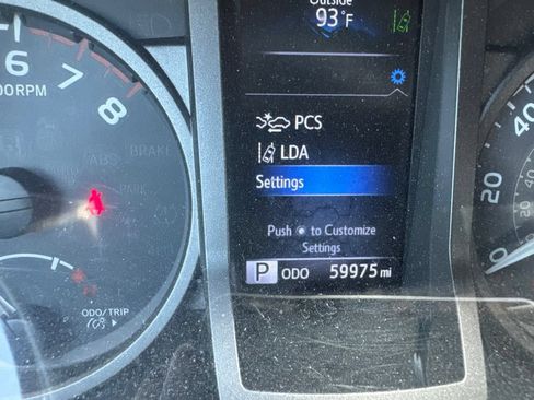 Used 2018 Toyota Tacoma TRD Sport RWD image 15