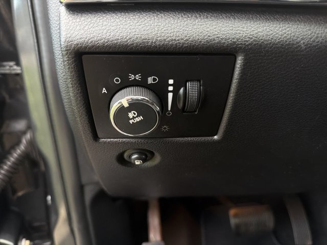 Used 2011 Jeep Grand Cherokee Limited AWD/4WD image 17