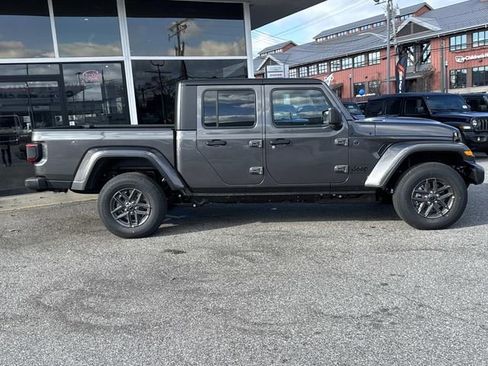 New 2026 Jeep Gladiator Sport image 38