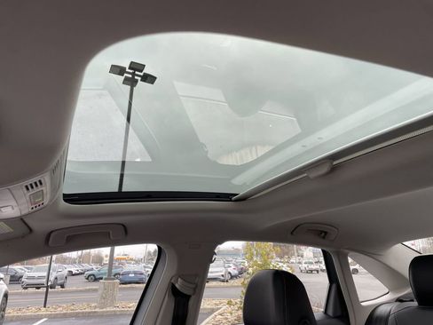 Certified 2021 Volkswagen Jetta SE image 8