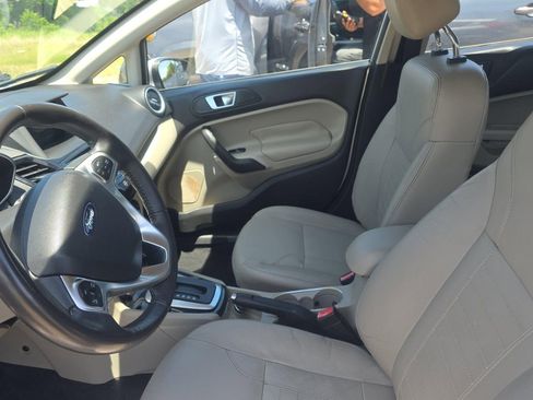 Used 2016 Ford Fiesta Titanium FWD image 8
