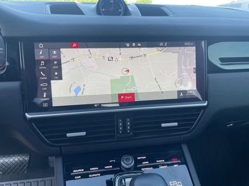 Used 2020 Porsche Cayenne AWD/4WD image 9