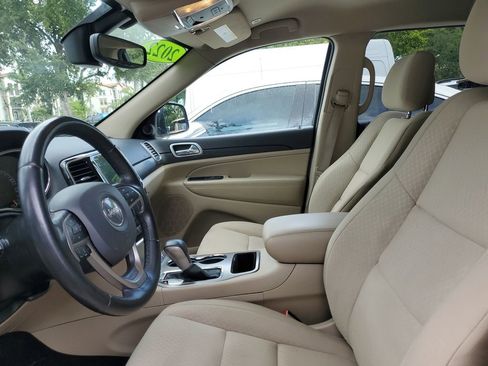 Used 2022 Jeep Grand Cherokee Laredo E w/ Security & Convenience Group AWD/4WD image 17