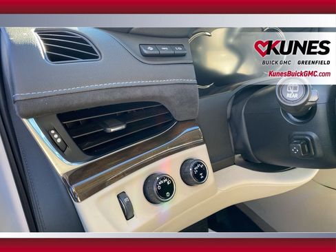 Used 2020 Cadillac Escalade ESV Premium Luxury image 22
