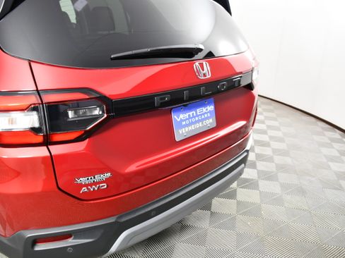 Certified 2025 Honda Pilot EX-L image 15