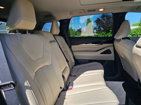 Used 2025 INFINITI QX60 Pure w/ Cargo Package AWD/4WD image 15