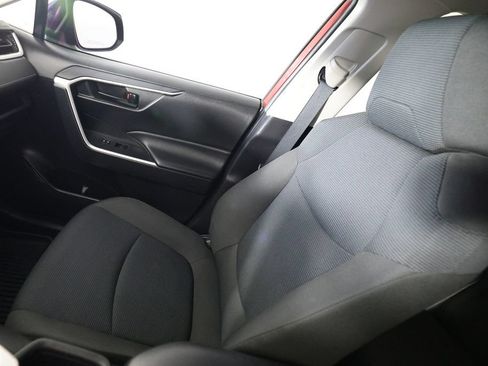 Used 2022 Toyota RAV4 LE FWD image 27