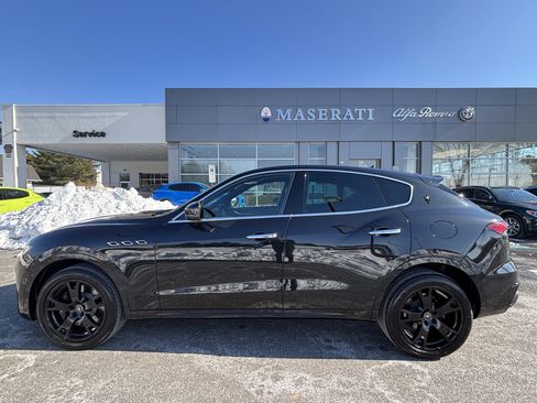 Used 2023 Maserati Levante Modena image 2