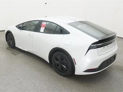 New 2025 Toyota Prius Plug-In Hybrid FWD image 38