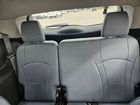 Used 2019 Buick Enclave Essence image 25