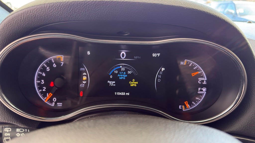 Used 2018 Jeep Grand Cherokee Altitude AWD/4WD image 4
