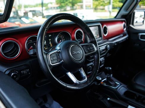 Used 2020 Jeep Wrangler Unlimited Rubicon w/ LED Lighting Group AWD/4WD image 5