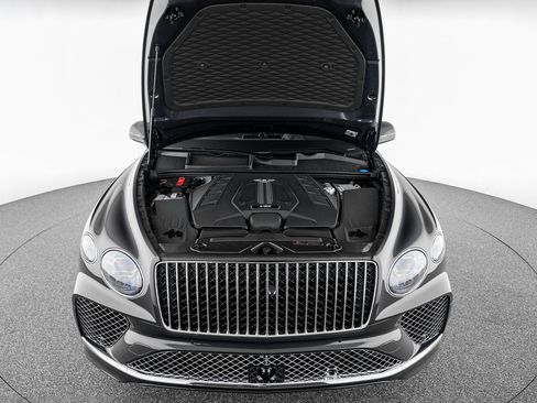 New 2026 Bentley Bentayga AWD/4WD image 40