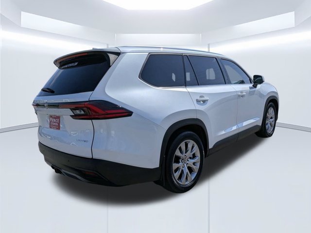 Used 2025 Toyota Grand Highlander FWD image 4