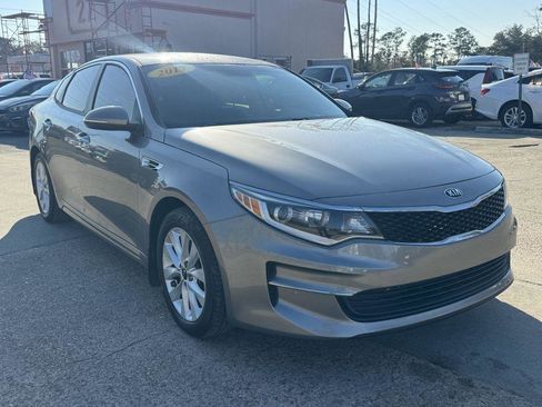 Used 2017 Kia Optima LX image 3