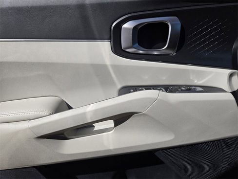 New 2025 Kia Sorento S image 18