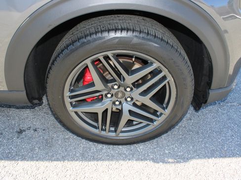 Used 2025 Ford Explorer ST-Line w/ Premium Package image 11