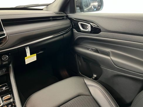 New 2026 Jeep Compass Latitude AWD/4WD image 10