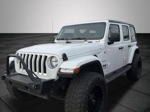 Used 2019 Jeep Wrangler Unlimited Sahara image 2