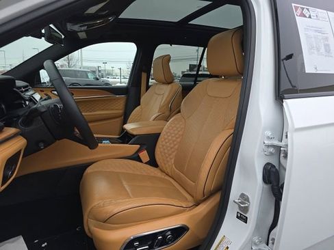 Used 2024 Jeep Grand Cherokee Summit image 10