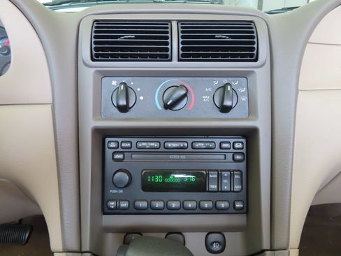 Used 2004 Ford Mustang GT RWD image 11