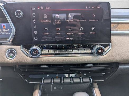 Used 2024 GMC Canyon Denali image 15