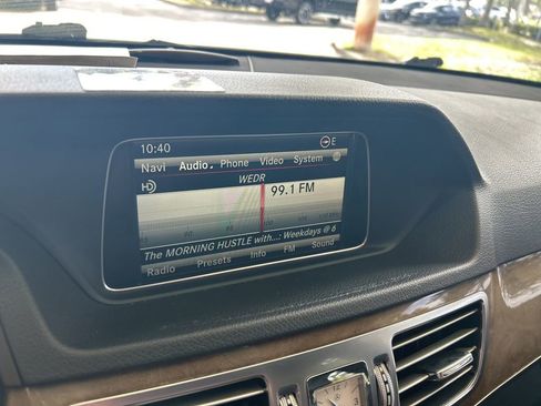 Used 2014 Mercedes-Benz E 550 4MATIC Sedan image 7