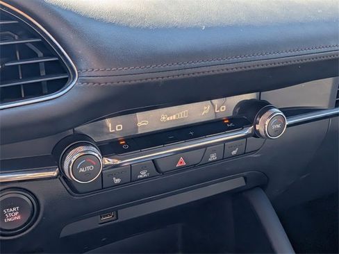 Used 2019 MAZDA MAZDA3 Hatchback w/ Premium Package image 21