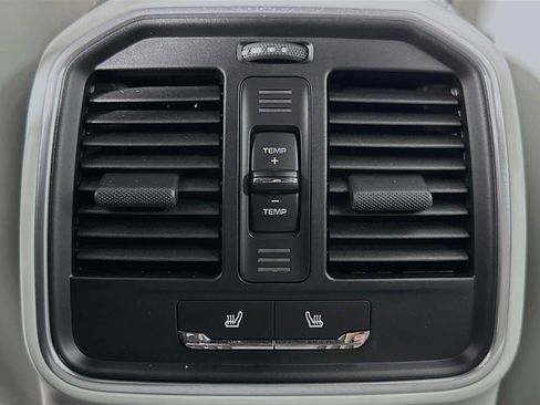 Certified 2025 Porsche Macan S image 27