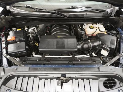 Used 2022 Chevrolet Silverado 1500 High Country w/ Technology Package image 12