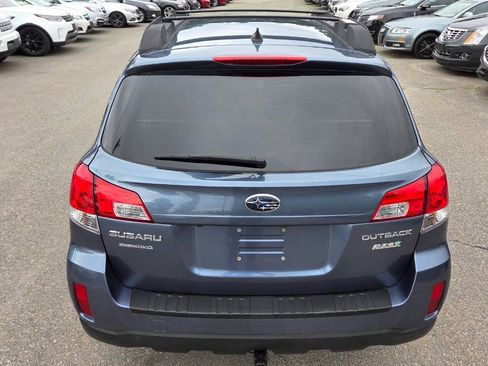 Used 2013 Subaru Outback 2.5i Limited w/ Moonroof Pkg AWD/4WD image 12