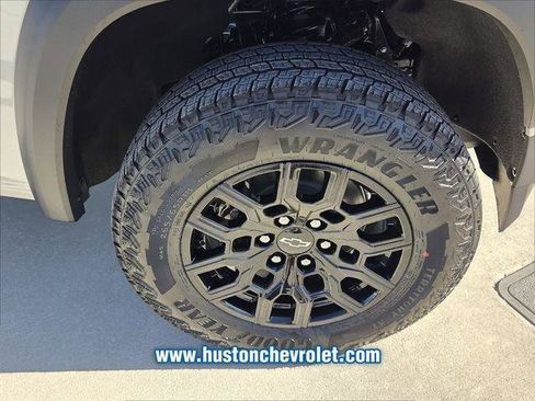 New 2026 Chevrolet Colorado Trail Boss AWD/4WD image 16