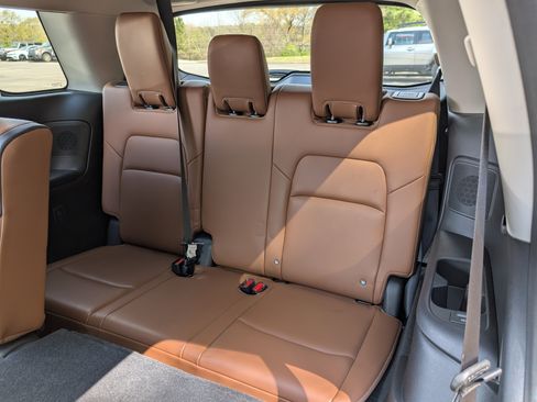 Used 2024 Nissan Pathfinder Platinum w/ Cargo Package image 19