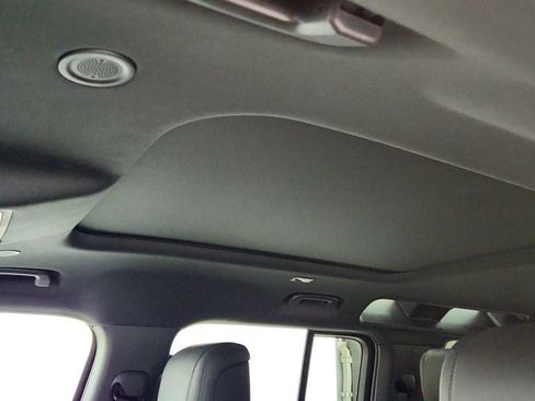 Used 2023 Land Rover Defender 110 X image 10