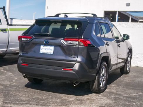 Used 2022 Toyota RAV4 LE AWD/4WD image 9