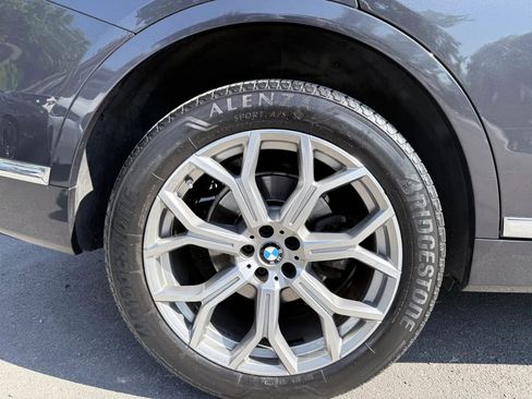 Used 2021 BMW X7 xDrive40i w/ Premium Package 2 AWD/4WD image 11
