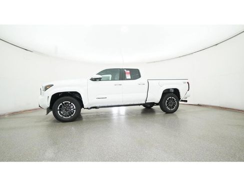 New 2025 Toyota Tacoma TRD Sport image 18