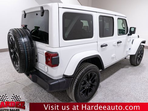 Used 2025 Jeep Wrangler Sahara w/ Safety Group image 5