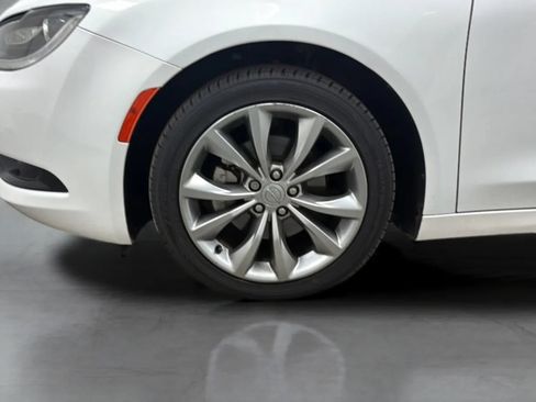 Used 2015 Chrysler 200 S w/ Navigation & Sound Group I FWD image 29