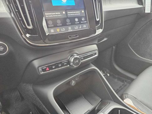 New 2026 Volvo XC40 B5 Core w/ Climate Package image 29