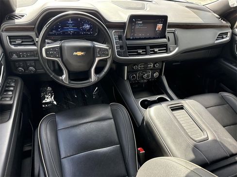 Used 2024 Chevrolet Suburban Premier image 18